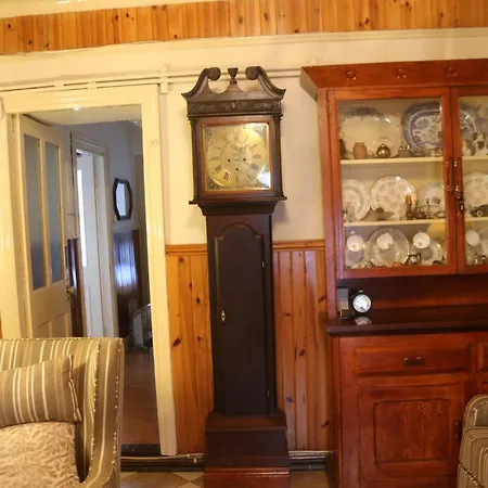 Windmill House, Clongill Tatil Evi *